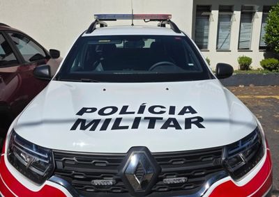 Suspeitos foram abordados pela Pol&iacute;cia Militar pouco depois do crime; mercadorias foram recuperadas e devolvidas ao estabelecimento.

