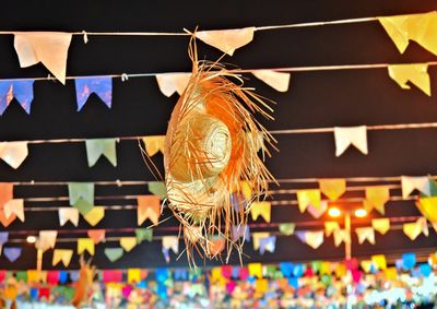 Evento re&uacute;ne moradores para momento de ora&ccedil;&atilde;o, confraterniza&ccedil;&atilde;o e partilha de alimentos no Jardim Santa Clara.

