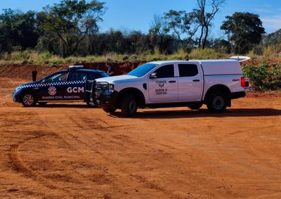 Investigadores est&atilde;o no aeroporto nesta quinta-feira (30); &aacute;rea tem pista de terra e convive h&aacute; d&eacute;cadas com pend&ecirc;ncias sobre desapropria&ccedil;&atilde;o e estrutura

