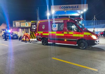 Acidente ocorreu na Avenida Expedito Quartieri com a Rua M&eacute;xico; v&iacute;timas foram socorridas e motorista do carro foi levado &agrave; delegacia.