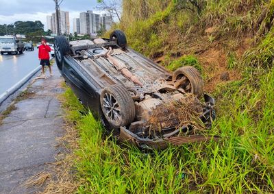 Acidente ocorreu pr&oacute;ximo ao desvio da ponte interditada; v&iacute;tima foi socorrida pelo Samu e tr&acirc;nsito teve lentid&atilde;o no trecho.

