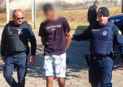 Abordagem no Jardim Santa Luzia terminou com um homem preso por tr&aacute;fico e outro autuado por porte de drogas para consumo pessoal.