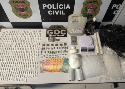 Opera&ccedil;&atilde;o do Grupo de Opera&ccedil;&otilde;es com C&atilde;es resultou na apreens&atilde;o de coca&iacute;na, maconha, ice, lan&ccedil;a-perfume, balan&ccedil;as de precis&atilde;o e dinheiro no Floresta
