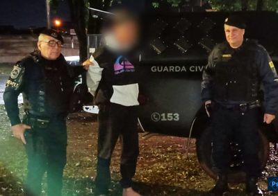 &nbsp;A&ccedil;&atilde;o da ROMU no Jardim Gua&ccedil;u Mirim apreendeu coca&iacute;na, crack, dinheiro e um celular ap&oacute;s tentativa de fuga do suspeito