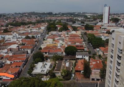 Frio mais intenso ser&aacute; registrado entre segunda e ter&ccedil;a-feira; segundo o Climatempo, n&atilde;o h&aacute; previs&atilde;o de chuva nos pr&oacute;ximos dias

