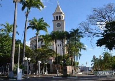 Oportunidades incluem postos para ajudante geral, auxiliar de produ&ccedil;&atilde;o, log&iacute;stica, enfardador, entregador, gerente de loja e vendedor

