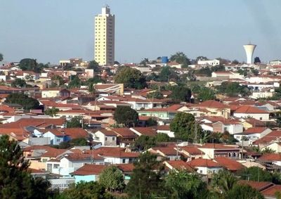 Temperaturas oscilam de 29&deg;C a 7&deg;C ao longo dos sete dias, com queda brusca na quarta e na quinta-feira antes de nova alta no fim de semana

