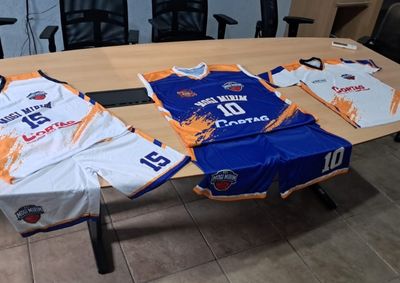 Equipe de Mogi Mirim ganhou uniformes e camisas de viagem e enfrenta o Col&eacute;gio Rio Branco, no Tucur&atilde;o

