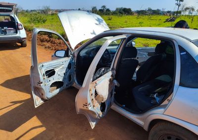 Ve&iacute;culo desapareceu de estacionamento fechado e monitorado da Escola Estadual Val&eacute;rio Strang e foi localizado dois dias depois em &aacute;rea rural.