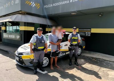 &nbsp;Menina saiu de perto dos familiares no bairro Pederneiras e chegou ao meio da rodovia; motorista parou e a levou &agrave; base da Pol&iacute;cia Rodovi&aacute;ria.

