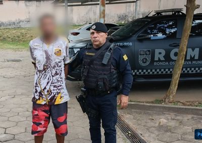 &nbsp;Homem foi preso em flagrante ap&oacute;s equipes encontrarem drogas escondidas em um cano de sa&iacute;da d'&aacute;gua durante averigua&ccedil;&atilde;o de den&uacute;ncia.

