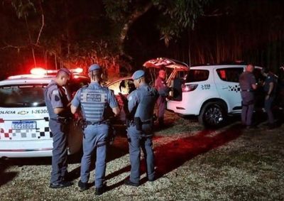Crime ocorreu em pesqueiro na divisa entre Itapira e Mogi Gua&ccedil;u; simulacro de arma e objetos roubados foram apreendidos