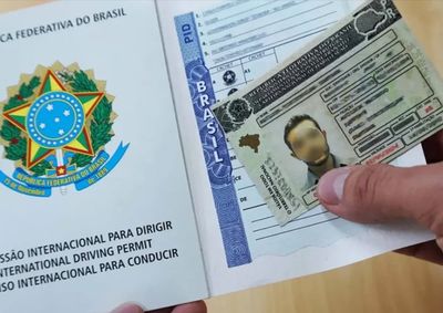 Documento pode ser solicitado pela internet e &eacute; aceito em cerca de 90 pa&iacute;ses; emiss&atilde;o pelo Detran-SP leva at&eacute; tr&ecirc;s dias &uacute;teis.