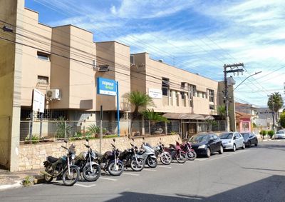 Posto re&uacute;ne chances em diferentes &aacute;reas, com destaque para ind&uacute;stria, com&eacute;rcio e servi&ccedil;os; interessados devem comparecer ao PAT com documentos e curr&iacute;culo