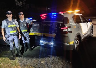 Mandado de pris&atilde;o foi identificado ap&oacute;s abordagem de ve&iacute;culo no km 168 da Rodovia Adhemar de Barros, em Mogi Gua&ccedil;u.