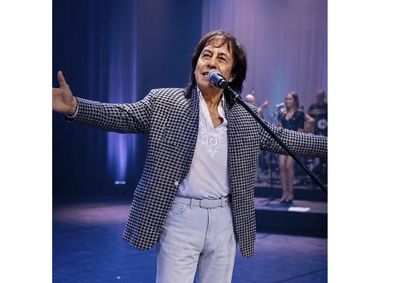 Apresenta&ccedil;&atilde;o come&ccedil;a &agrave;s 19h na Pra&ccedil;a de Alimenta&ccedil;&atilde;o do ParkShopping e ter&aacute; sucessos da carreira do cantor interpretados por Roberto Guimar&atilde;es