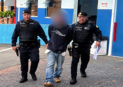 Homem tinha condena&ccedil;&atilde;o definitiva a 8 anos e 2 meses de pris&atilde;o em regime fechado e foi abordado durante patrulhamento nesta ter&ccedil;a-feira (22).

