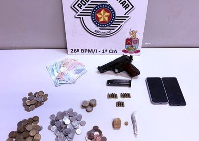 Homem foi abordado no Jardim Santa Cec&iacute;lia e teve mandado de pris&atilde;o confirmado ap&oacute;s consulta aos sistemas policiais

