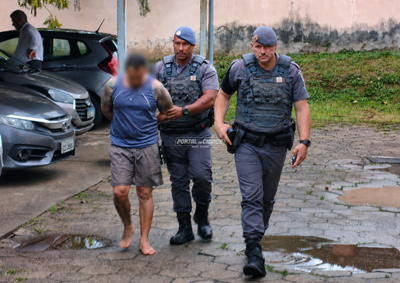 Homem tinha mandado de pris&atilde;o por condena&ccedil;&atilde;o a mais de sete anos; ele foi cercado Flamboyant
