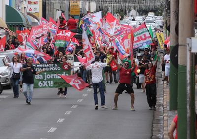 Manifesta&ccedil;&atilde;o ocorreu na manh&atilde; deste s&aacute;bado (24), v&eacute;spera do segundo turno, e contou com apoio do prefeito Paulo Silva e lideran&ccedil;as municipais 