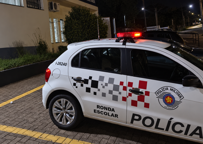 Segundo a PM, o pai foi atingido com uma cadeira e o irm&atilde;o relatou amea&ccedil;a de morte; ocorr&ecirc;ncia foi registrada em Martim Francisco.

