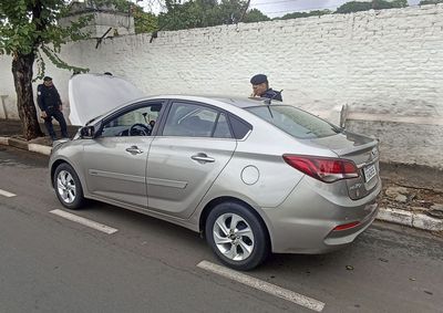 HB20S circulava com placas de outro ve&iacute;culo; motorista apresentou comprovantes da compra e n&atilde;o foi preso em flagrante.