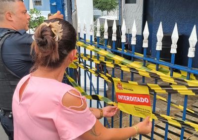Vigil&acirc;ncia Sanit&aacute;ria localizou produtos vencidos, p&atilde;es e doces com bolor; cerca de 45 gramas de maconha tamb&eacute;m foram apreendidos