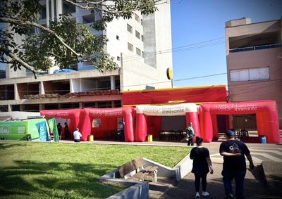 A&ccedil;&atilde;o reuniu atendimentos jur&iacute;dicos, emiss&atilde;o de documentos, orienta&ccedil;&otilde;es e atividades educativas na Pra&ccedil;a Santa Rita.