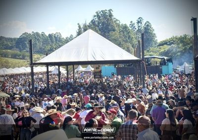 P&uacute;blico poder&aacute; participar de evento gratuito com gastronomia t&iacute;pica e contribui&ccedil;&atilde;o solid&aacute;ria.