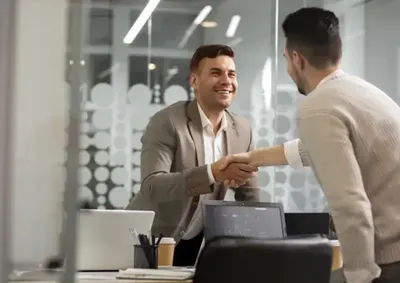 Iniciativa oferece trilha estruturada com capacita&ccedil;&otilde;es, mentorias e conex&atilde;o direta com investidores para at&eacute; 50 startups em Minas Gerais.