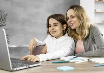 Trilha online re&uacute;ne oficinas pr&aacute;ticas e mentorias individuais, visando oferecer suporte, acolhimento e orienta&ccedil;&atilde;o para as empreendedoras.