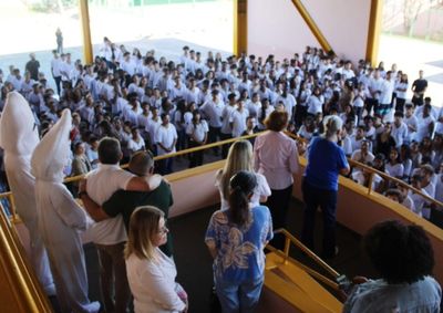 Parceria entre Sa&uacute;de e Educa&ccedil;&atilde;o promove atualiza&ccedil;&atilde;o do cart&atilde;o vacinal ao ambiente escolar e busca ampliar coberturas.