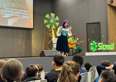 Com a participa&ccedil;&atilde;o da escritora L&eacute;ia Cassol, cooperativa promove conta&ccedil;&atilde;o de hist&oacute;rias.