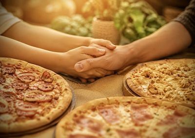 Iniciativa acontece no dia 21 de agosto, com tr&ecirc;s sabores de pizza, e convida a comunidade a unir sabor e solidariedade.
