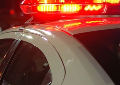 No local os policia identificaram um homem de 23 anos como respons&aacute;vel pelo ve&iacute;culo e pelo equipamento de som 