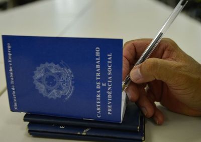 As vagas atendem diversas especialidades e diferentes perfis profissionais, com vagas exclusivas para pessoas com defici&ecirc;ncia (PCD).