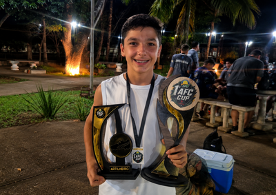 Jo&atilde;o Ot&aacute;vio, de 13 anos, foi campe&atilde;o no Sub-13 e vice-campe&atilde;o no Sub-15 da AFC Cup, disputada em Paragua&ccedil;u Paulista (SP).