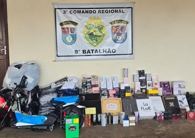 Durante a fiscaliza&ccedil;&atilde;o, os policiais encontraram uma grande quantidade de produtos eletr&ocirc;nicos, pe&ccedil;as de vestu&aacute;rio e canetas emagrecedoras. 