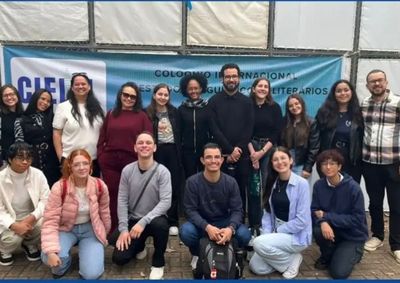 Delega&ccedil;&atilde;o do curso de Letras esteve presente no 7&ordm; Col&oacute;quio Internacional de Estudos Lingu&iacute;sticos e Liter&aacute;rios, realizado em Maring&aacute;.