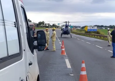 O acidente ocorreu quando o motorista de uma Fiat Strada se aproximou da fila de ve&iacute;culos formada em raz&atilde;o do atendimento da ocorr&ecirc;ncia anterior.