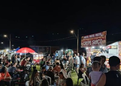 Para a ocasi&atilde;o, as barracas receber&atilde;o decora&ccedil;&atilde;o especial inspirada nas festas juninas. 