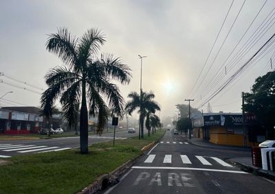 Segunda-feira ser&aacute; abafada e com risco de chuva, temperaturas devem cair bruscamente na regi&atilde;o, segundo Simepar. 