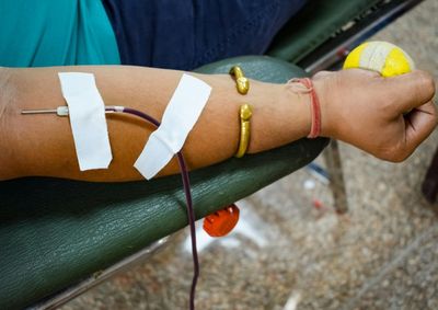 O sangue doado &eacute; fundamental para procedimentos cir&uacute;rgicos, tratamentos oncol&oacute;gicos, atendimentos de urg&ecirc;ncia e diversas outras situa&ccedil;&otilde;es m&eacute;dicas.