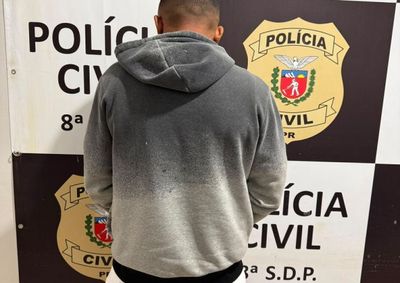 Segundo a Pol&iacute;cia Civil, as apura&ccedil;&otilde;es indicavam que o suspeito estaria comercializando entorpecentes e efetuando disparos de arma de fogo para o alto. 