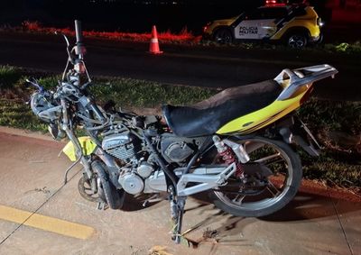 Com o impacto, o condutor da motocicleta morreu ainda no local. Um passageiro que estava na moto ficou ferido e foi socorrido por uma equipe do Samu.