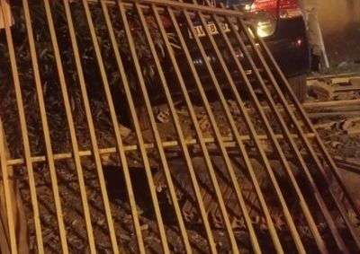 Segundo os bombeiros, a v&iacute;tima encontrava-se consciente e orientada, mas apresentava um ferimento corte-contuso na regi&atilde;o da cabe&ccedil;a. 