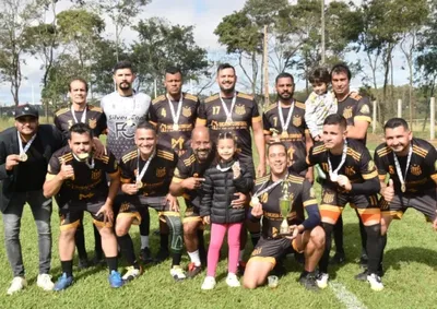 O frio que atingiu a regi&atilde;o Noroeste no &uacute;ltimo final de semana n&atilde;o foi suficiente para esfriar o faro de gol do artilheiro Fernandinho.