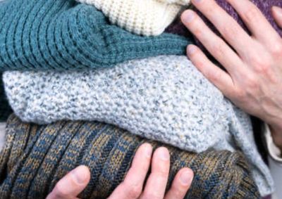Campanha busca ajudar fam&iacute;lias em situa&ccedil;&atilde;o de vulnerabilidade durante o inverno; doa&ccedil;&otilde;es podem ser entregues na delegacia ou recolhidas em domic&iacute;lio.