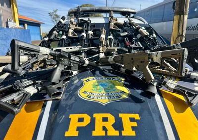 Opera&ccedil;&atilde;o na BR-277 tamb&eacute;m resultou na apreens&atilde;o de 16 pistolas, milhares de muni&ccedil;&otilde;es e na pris&atilde;o de um motorista de 28 anos.
