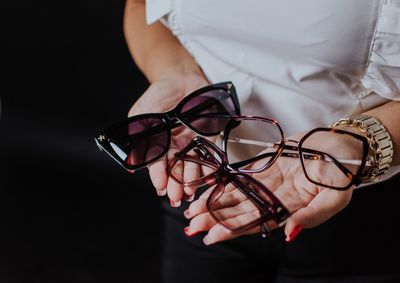 &Oacute;ticas Oculista anunciam promo&ccedil;&atilde;o em comemora&ccedil;&atilde;o ao dia dos namorados.